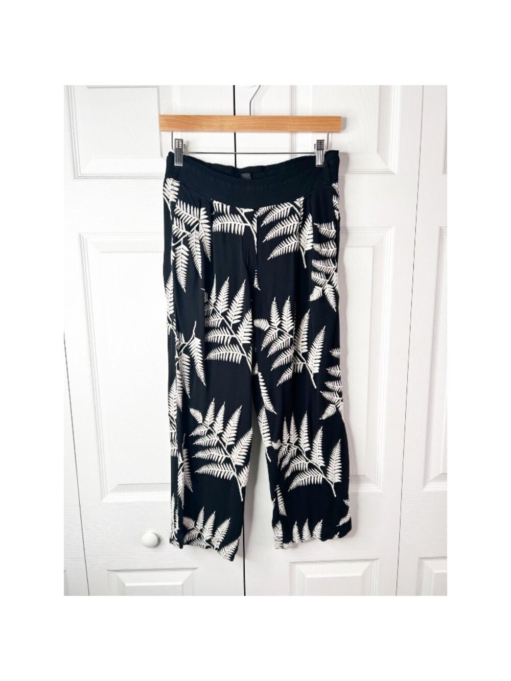 Fifteen Twenty Black White Embroidered Cropped Pants Women's Size X-Small XS
